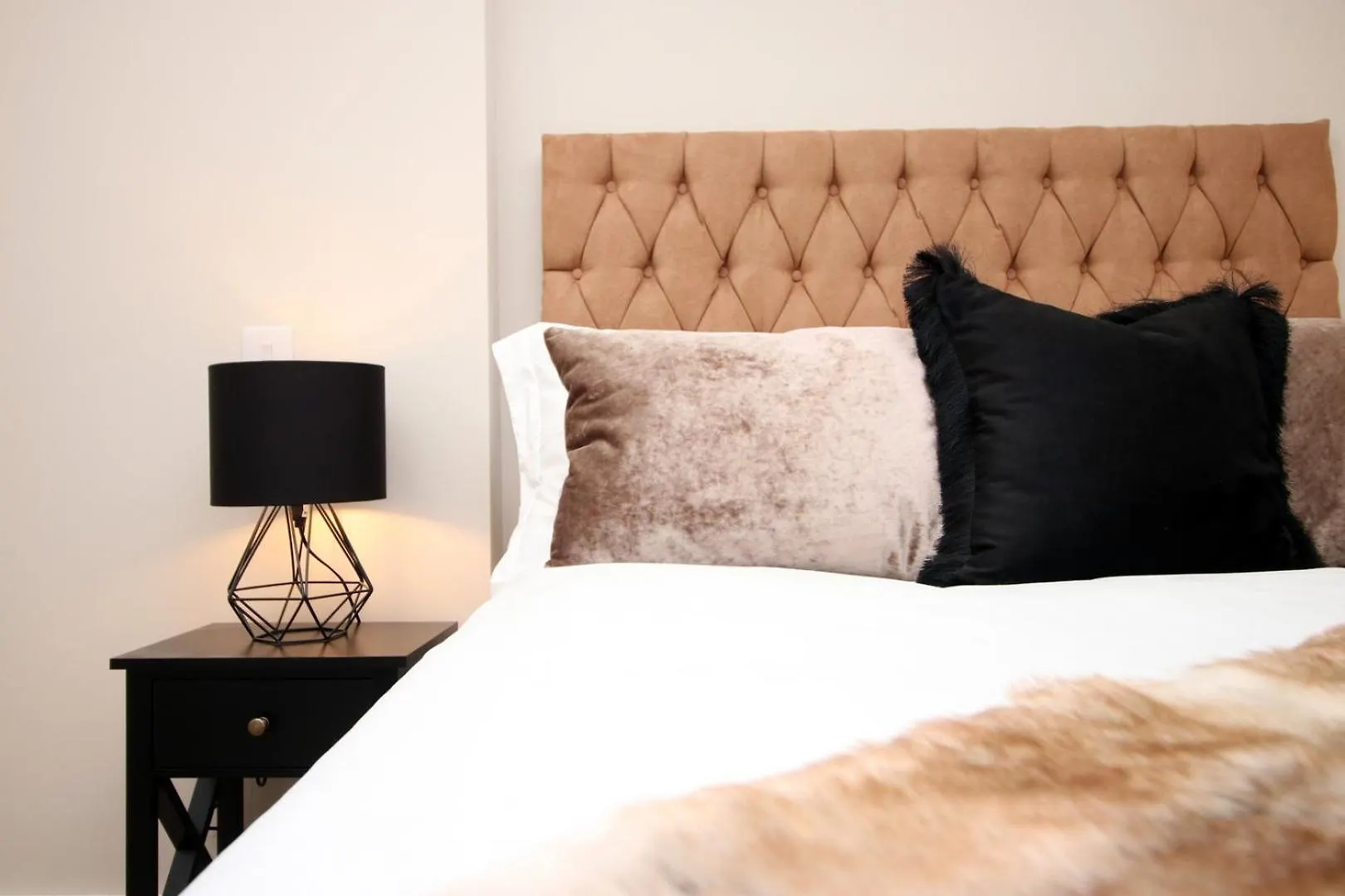 Casablanca 3 - Cardiff Bay - 2 Bed Apartment